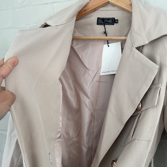 NWT Blithela Womenβs Double Breasted Trench Coat Size S in Beige - Picture 11 of 12